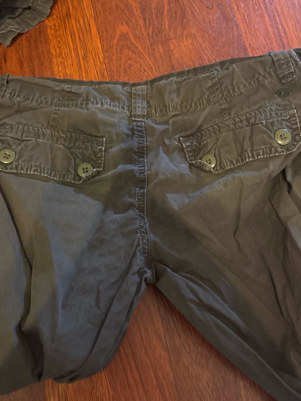 Converse women’s  Olive Green Cargo Pants - Picture 4 of 4